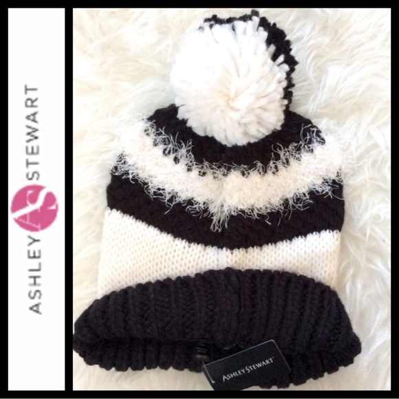 NWT Embellished “BABE” Pom Pom Hat - Picture 3 of 6